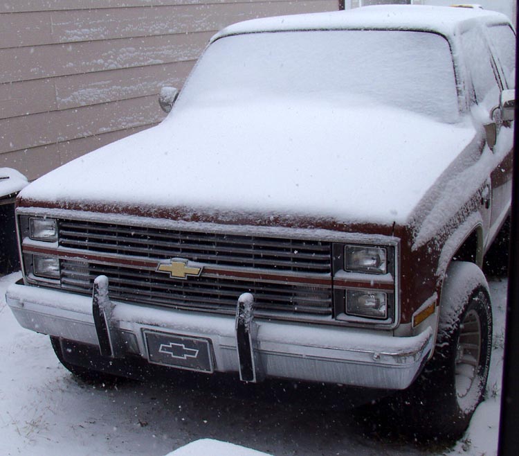 83 Chevy K5 Blazer in the snow 12/15/07